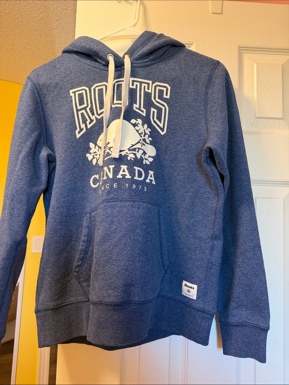 Roots Canada Beaver Logo Hoodie Pullover Hoodie in Blue Size XS